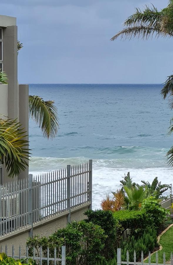 Aride 4 Awesome View Of Uvongo Main Swimming Beach From Communal Braai Area Margate Exteriér fotografie