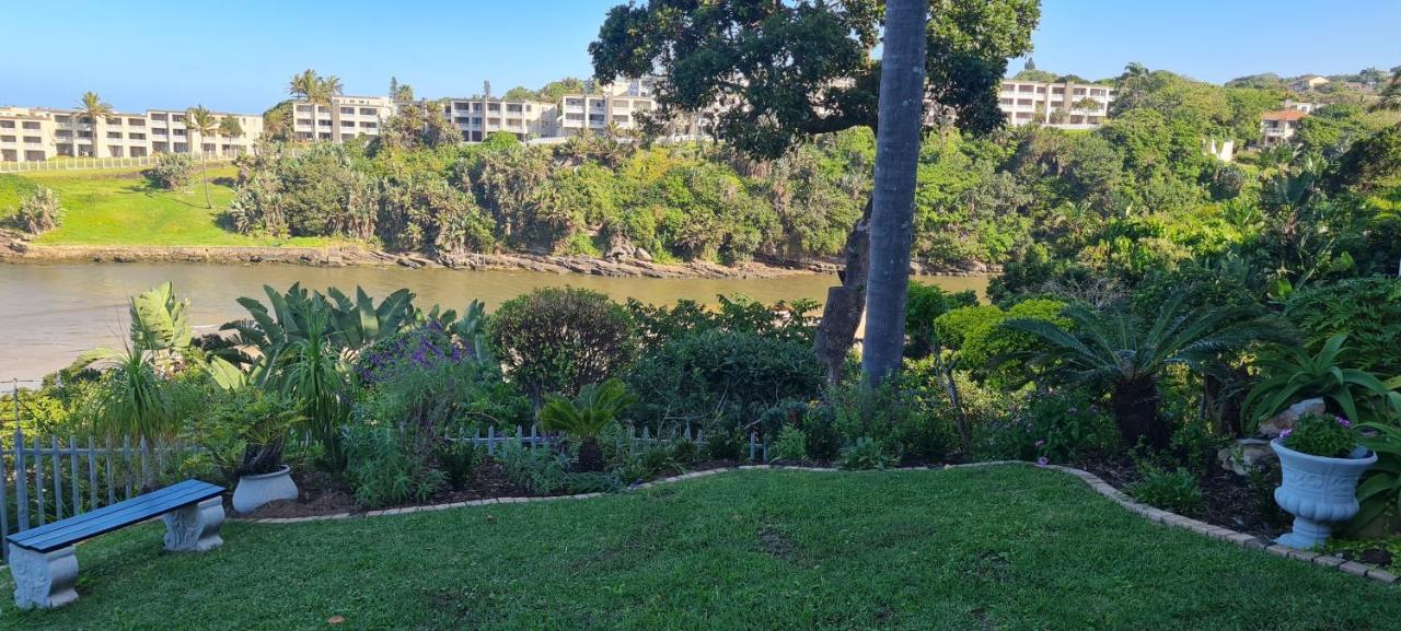 Aride 4 Awesome View Of Uvongo Main Swimming Beach From Communal Braai Area Margate Exteriér fotografie